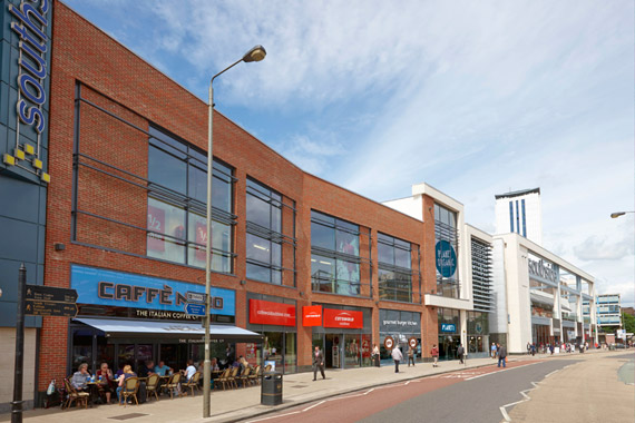 <p><strong>Sector:</strong>     Shopping Centre<br /><strong>Details:</strong>    A 550,000 sq ft shopping 		centre in Wandsworth<br /> <strong>Skills:</strong>       Investment finance</p>